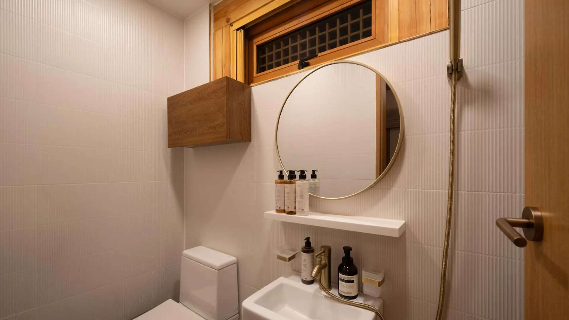 Apartment Luxury Hanok Gagaharang Incheon South Korea